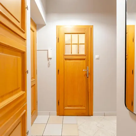 Aleje Jerozolimskie 42 - Parking Free - Better * Varşova