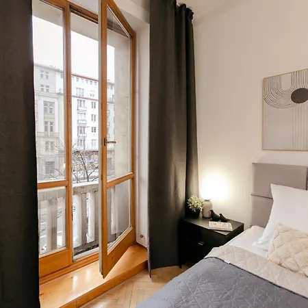 Aleje Jerozolimskie 42 - Parking Free - Better *